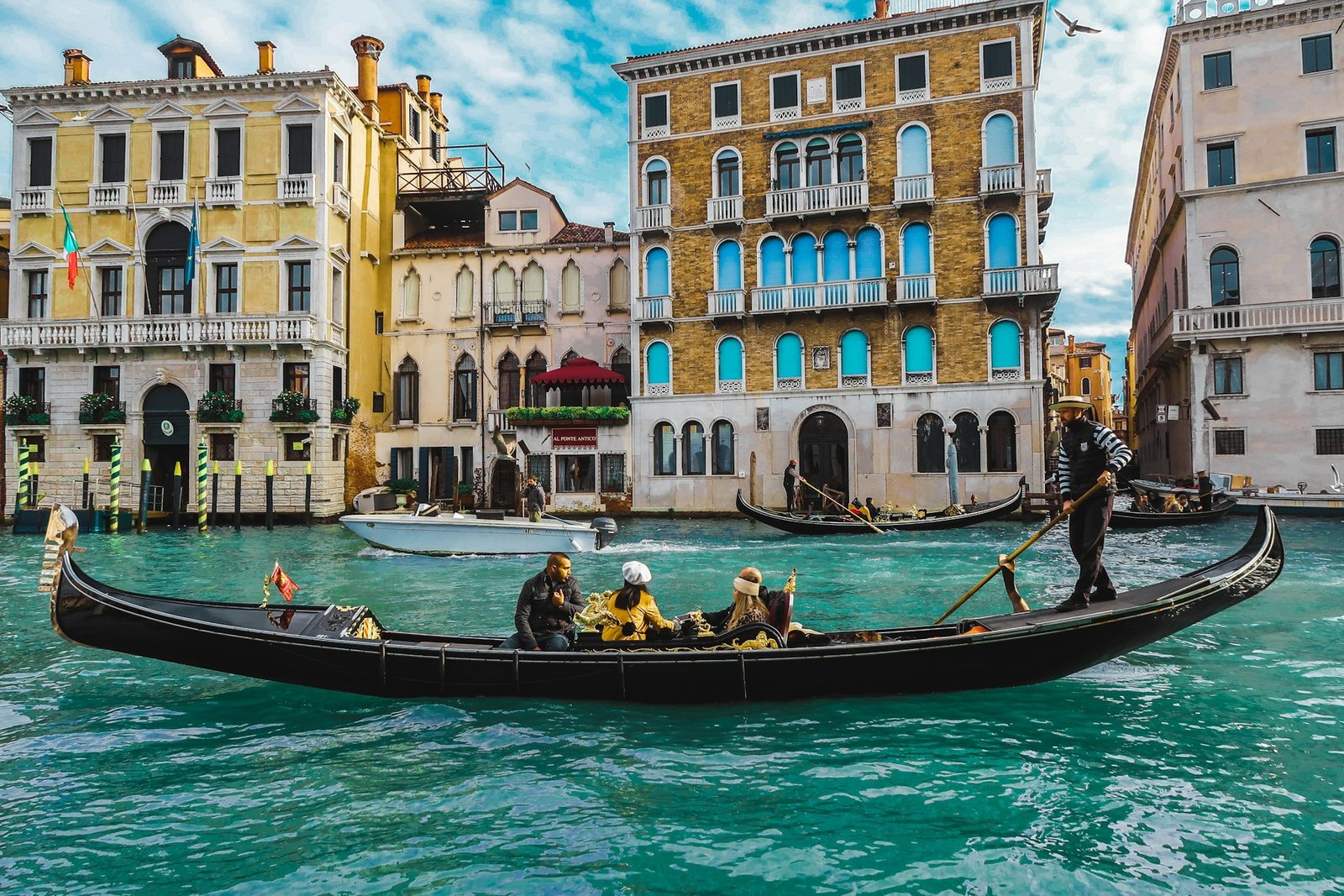 Read more about the article Venice Canal View Airbnbs Worth Staying In