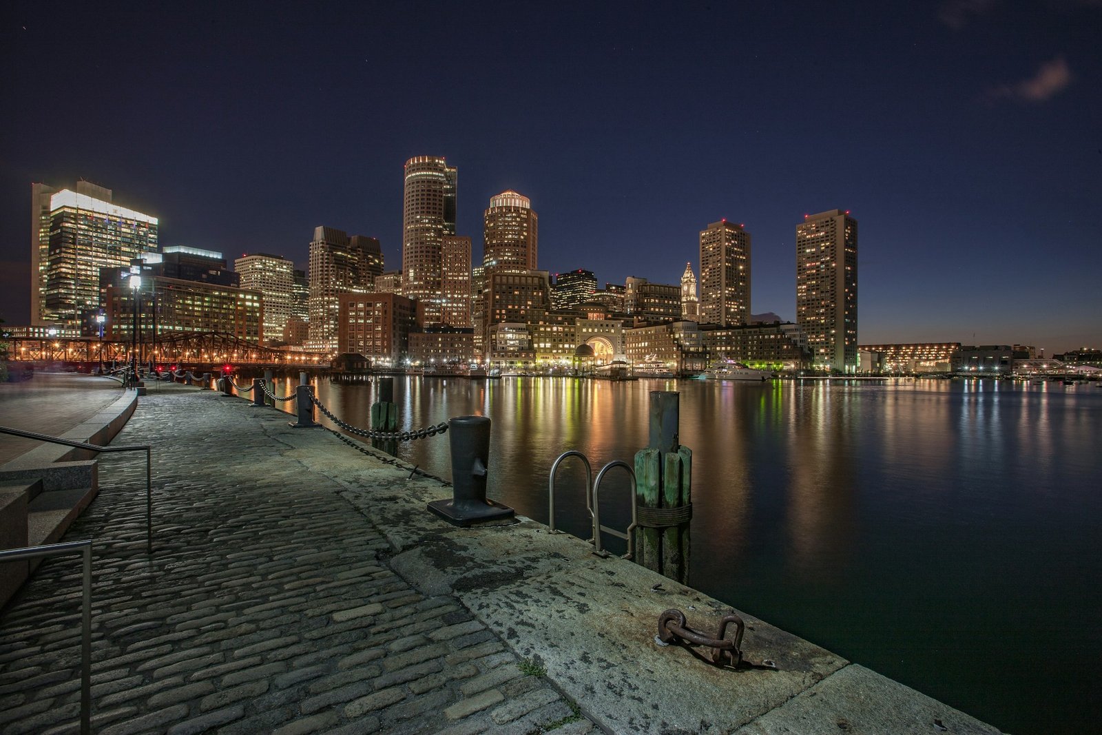 Read more about the article Best Abu Dhabi Airbnbs With Waterfront Views